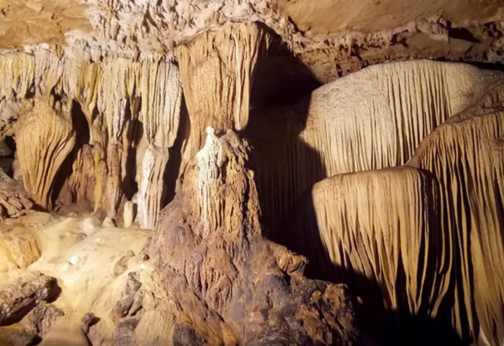 Hang đá Tả Phìn Sapa